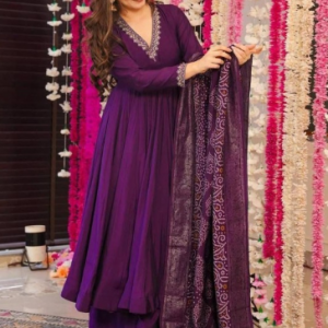 ZIRVI Women Embroidered Anarkali Kurta Set